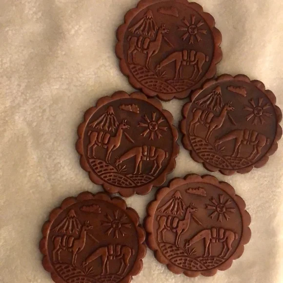 Vintage leather llama 🦙 Coasters​ - Picture 5 of 8
